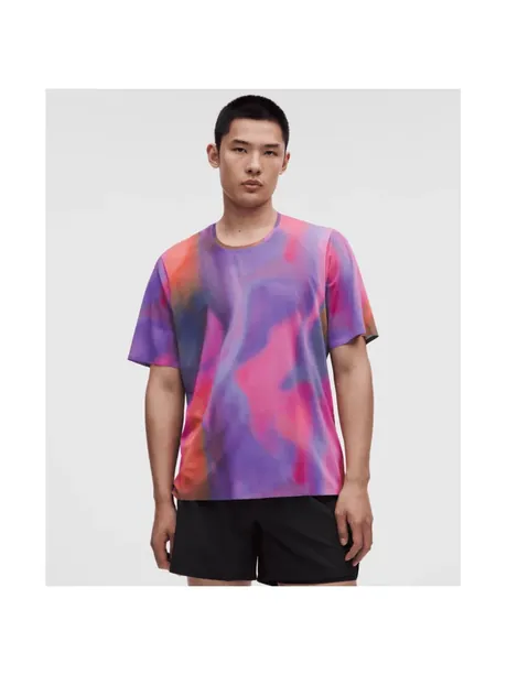 Performance tee source photo